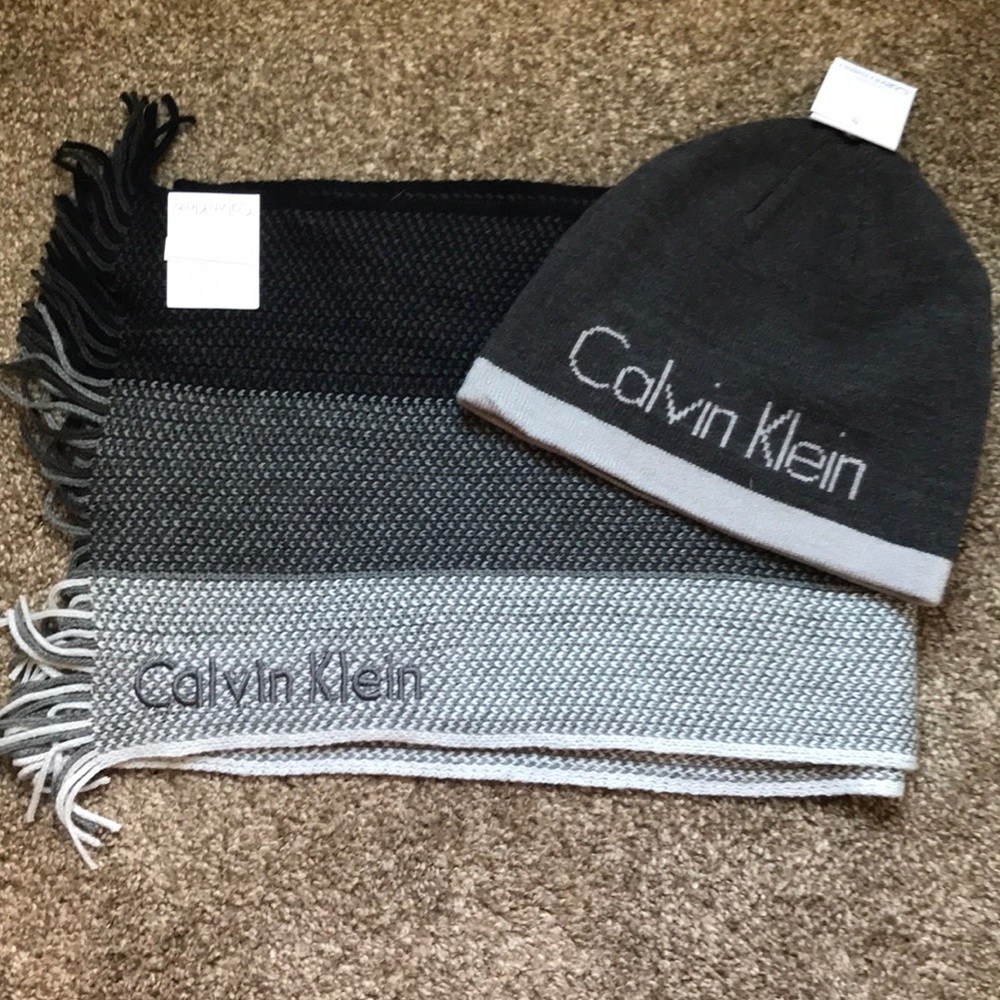 Brand New Men’s Calvin Klein Hat and Scarf Set